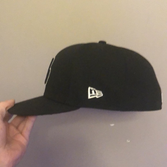 Fitted hat 7 3/8 - Picture 2 of 4